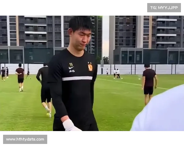 国安门将张健智扑出点球,成客场表现亮点 国安门将张健智扑出点球,成客场表现亮点